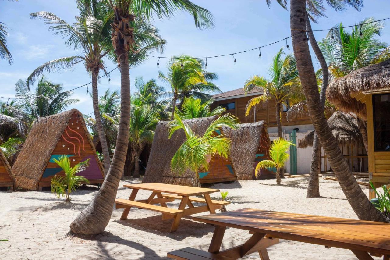 Hotel Selina Poc Na Isla Mujeres Extérieur photo