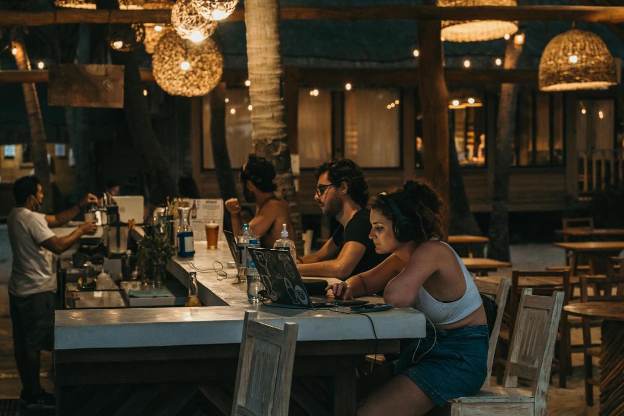 Hotel Selina Poc Na Isla Mujeres Extérieur photo