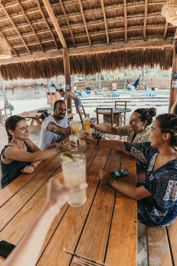 Hotel Selina Poc Na Isla Mujeres Extérieur photo