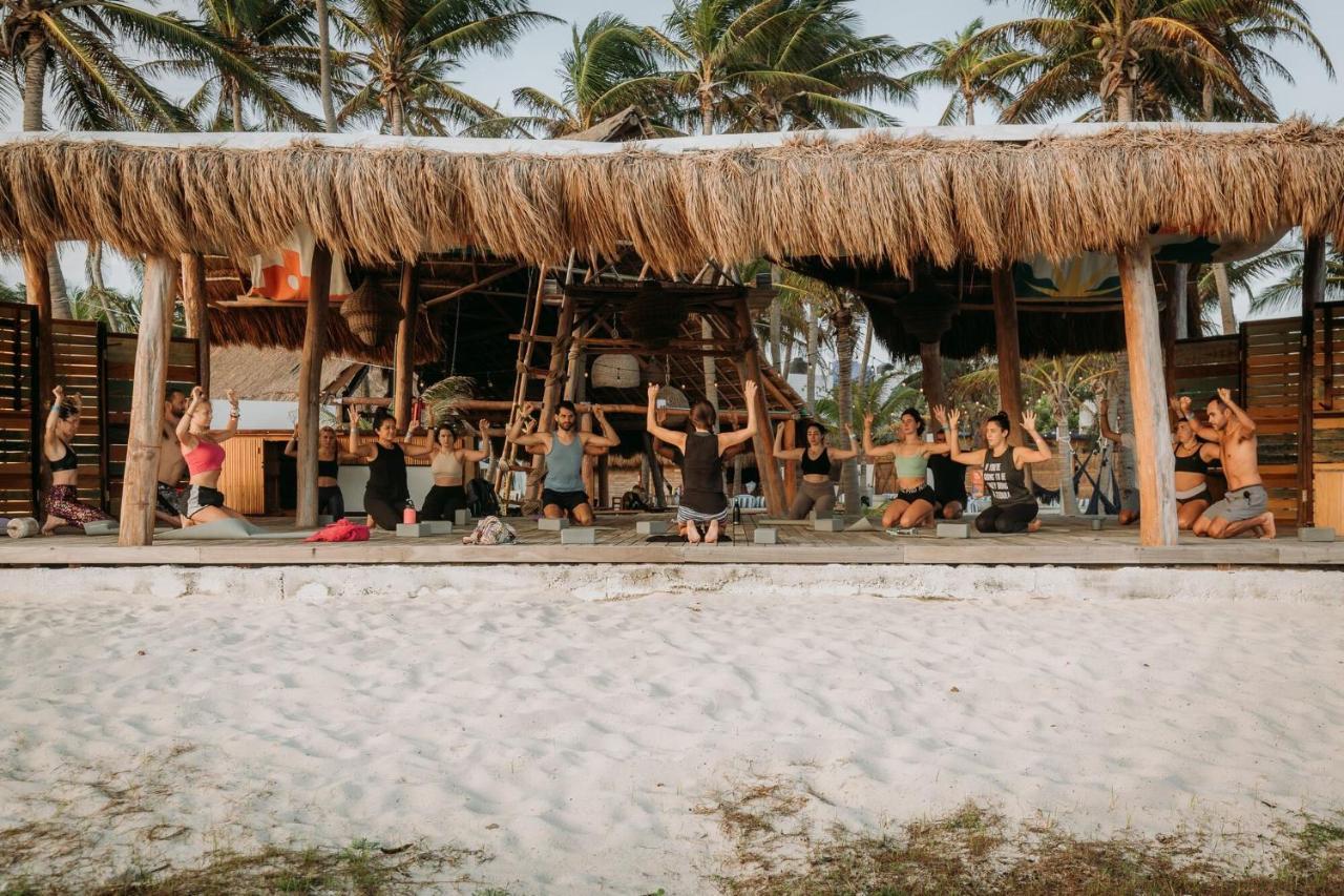 Hotel Selina Poc Na Isla Mujeres Extérieur photo